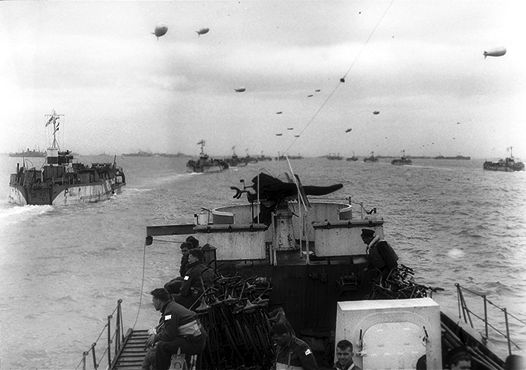 Riche hors-bord escorte Tsingtau Militaire Marine de Guerre pour 1940 Marine DT 